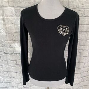 Women scoopneck Longsleeve black top w/studded Love on front of top